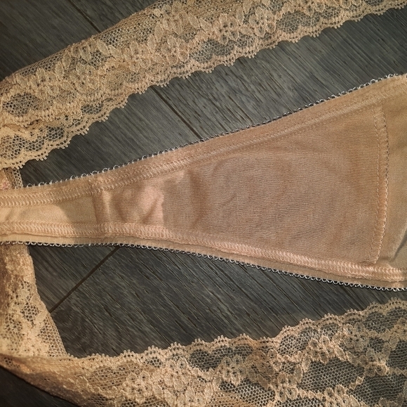 NWOT Victoria's Secret Nude Lace Thong - Picture 4 of 4